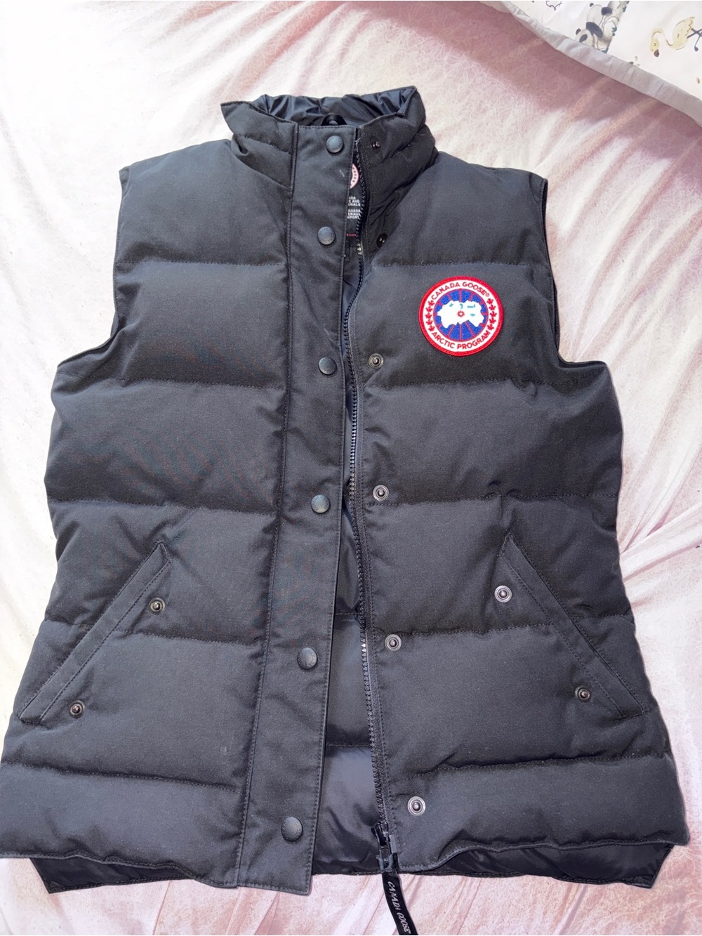 Canada Goose Black Quilted Down Vest with Red Arctic Patch - Picture 3 of 8